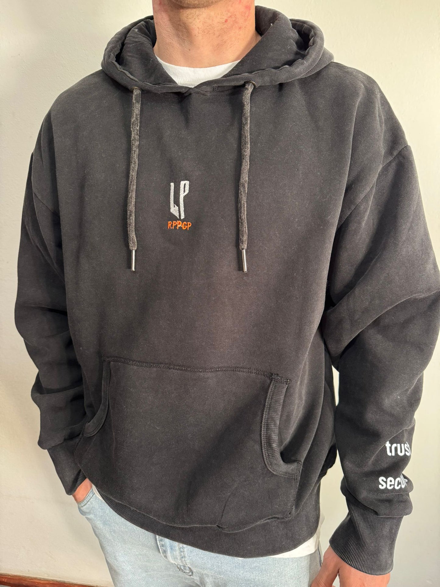 Canguro Oversize "Fuck It" Jaspeado